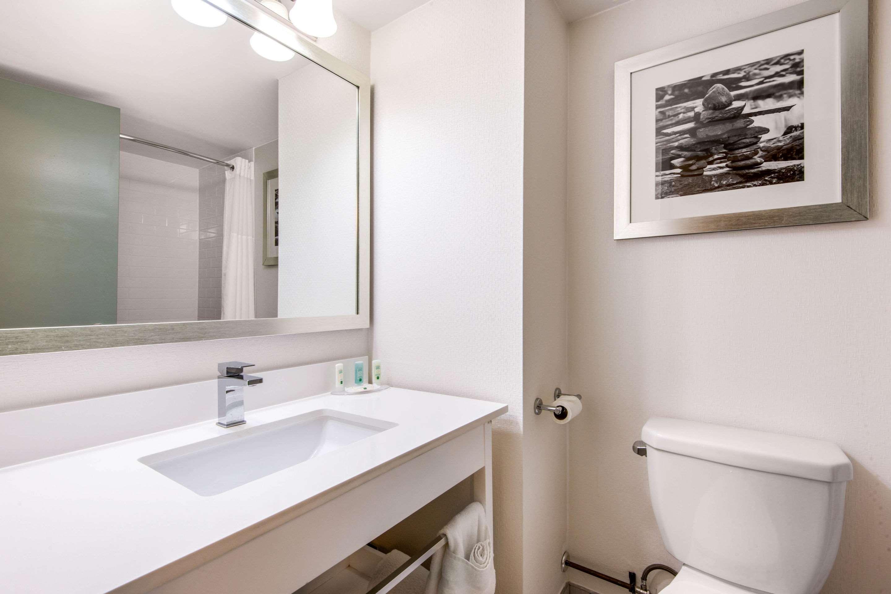 Quality Inn & Conference Centre Orillia Esterno foto