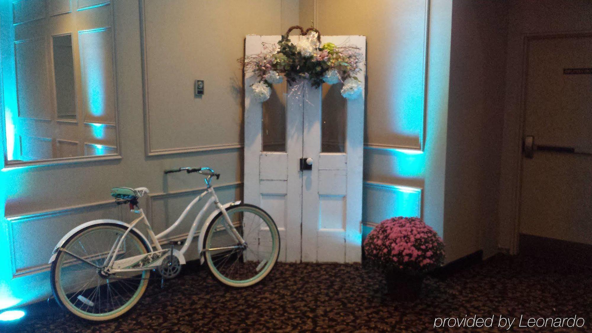 Quality Inn & Conference Centre Orillia Esterno foto