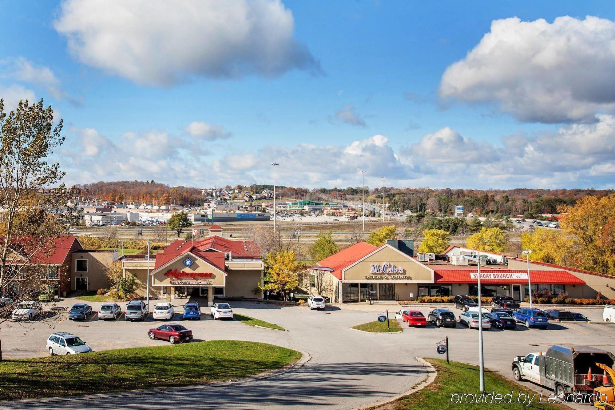 Quality Inn & Conference Centre Orillia Esterno foto